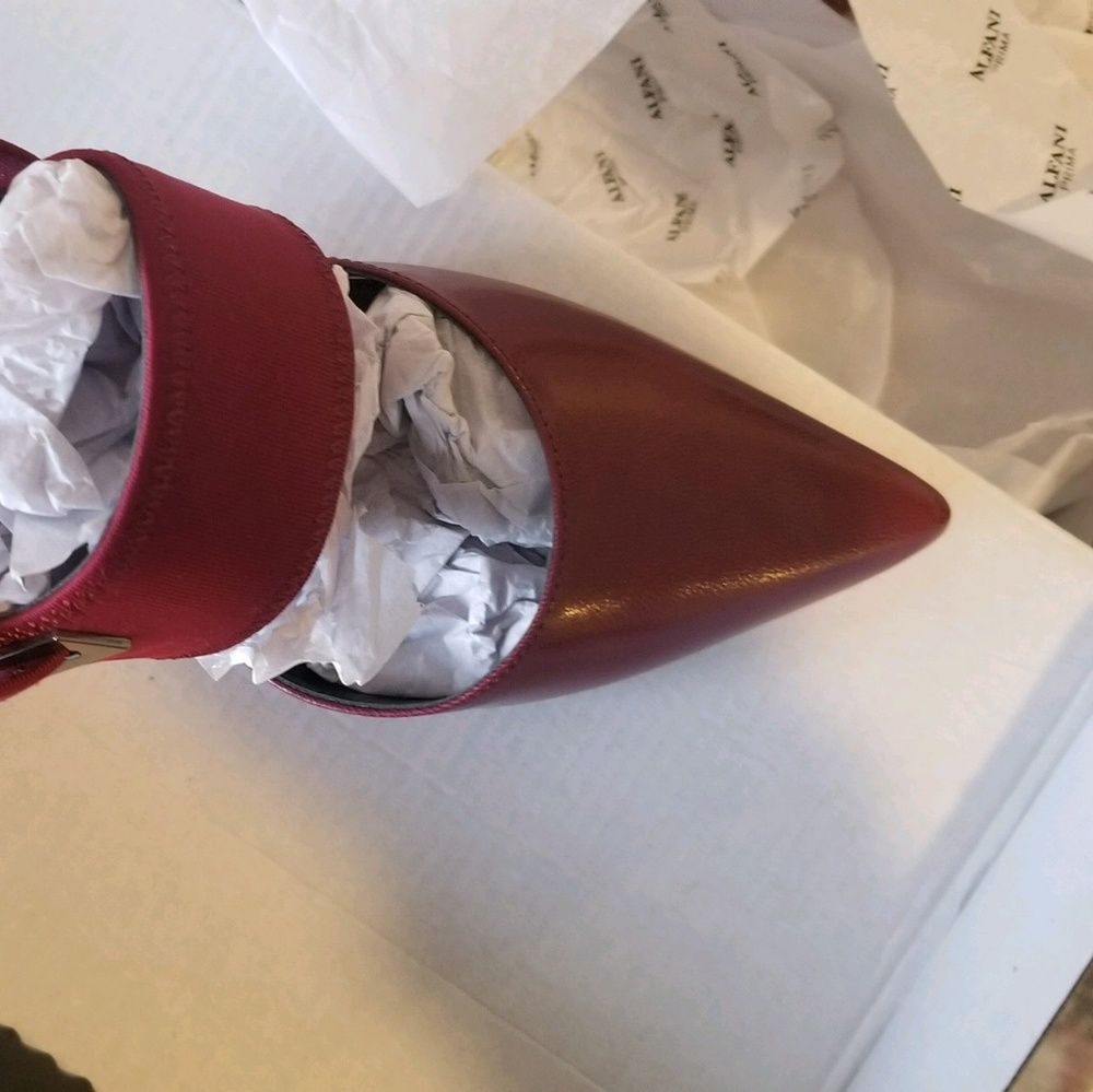 NIB  Dark red sling back  Alfani shoes. - Picture 4 of 4